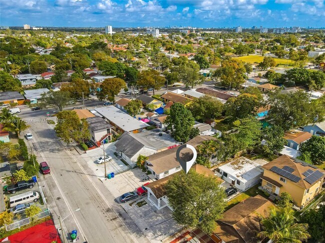 Foto del edificio - 2701 NW 24th Ct