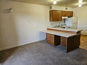 Building Photo - 320 S 700 E