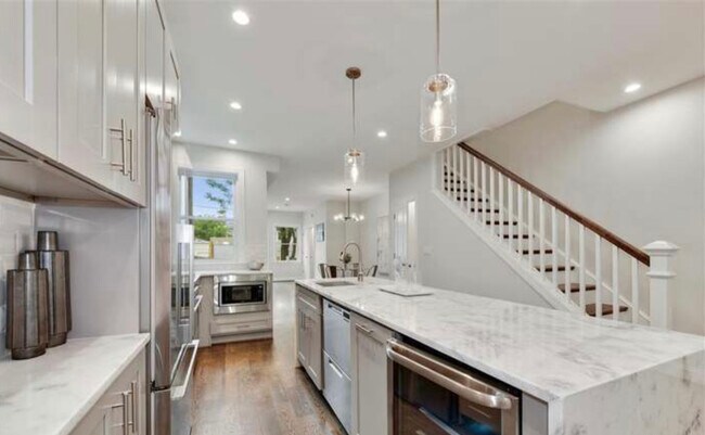 Foto del edificio - 308 Rhode Island Ave NE