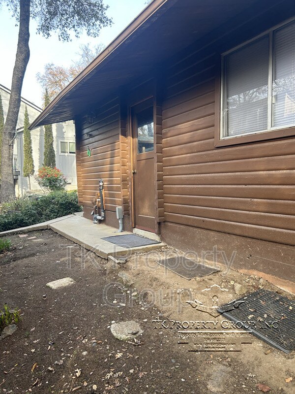 Foto del edificio - 14162 Lake Wildwood Dr