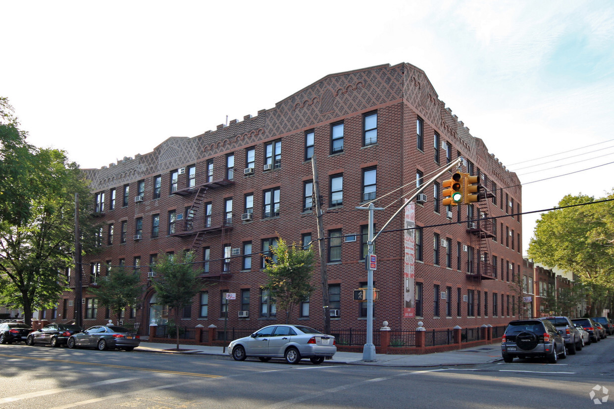 Foto principal - 710 Avenue S