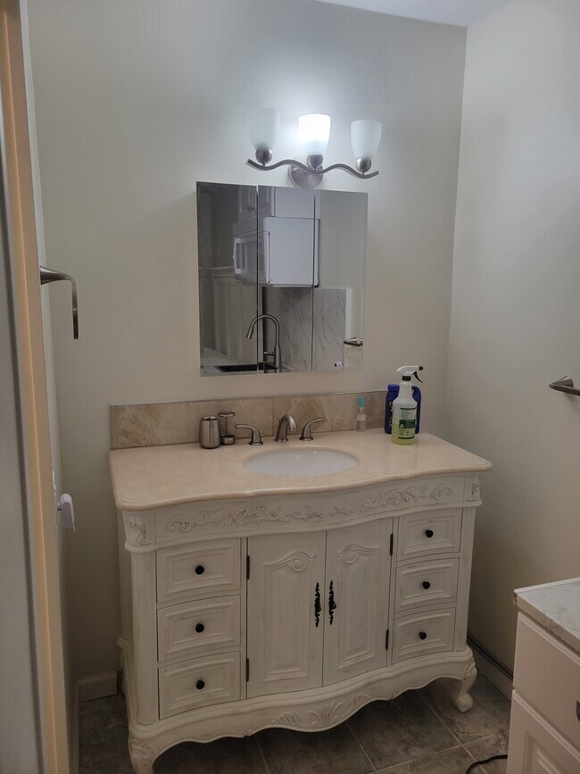 baño - 17446 Ludlow St