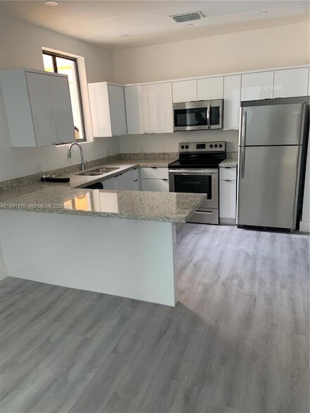 Foto del edificio - 853 E 24th St