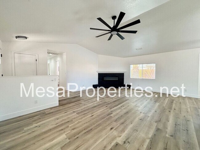 Foto del edificio - 8204 Kingston Ave
