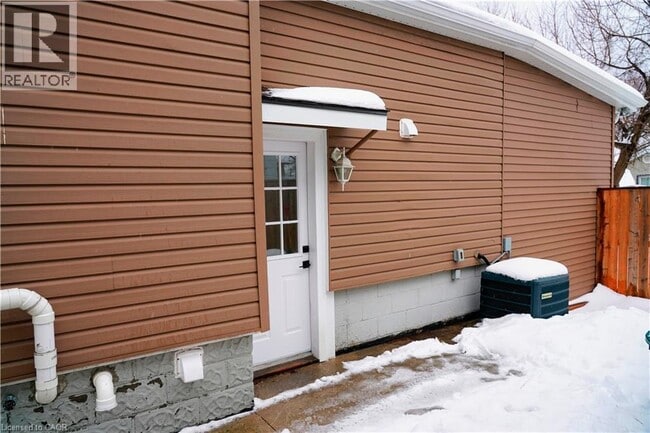 Building Photo - 93 E 31st St