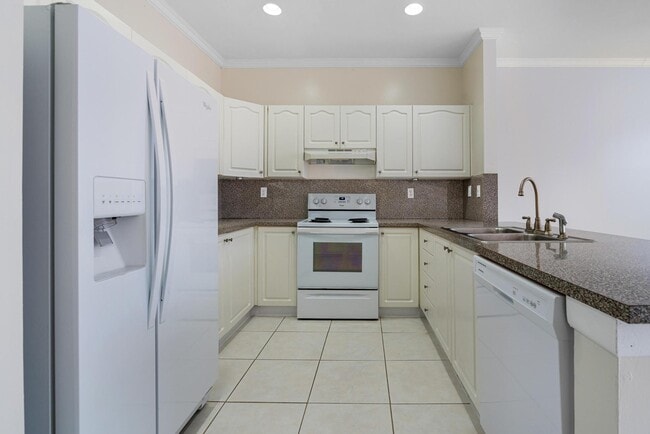 Building Photo - 9135 SW 203rd Ter