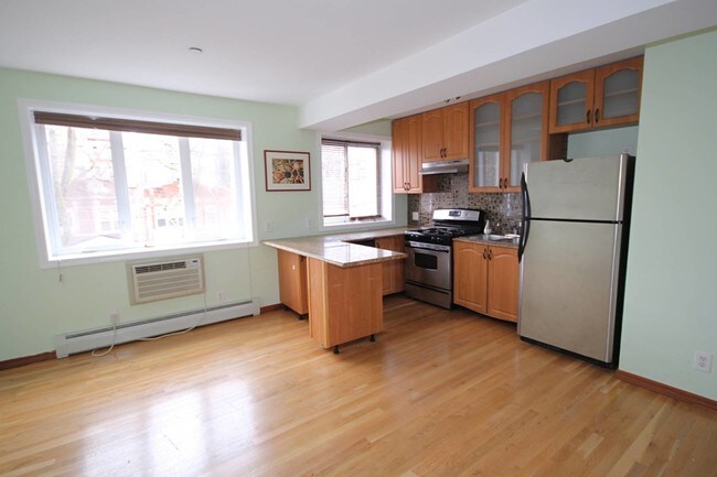 Foto del edificio - 1384 E 19th St