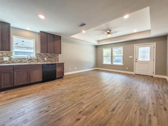 Building Photo - 348 N Cherokee Shores Dr