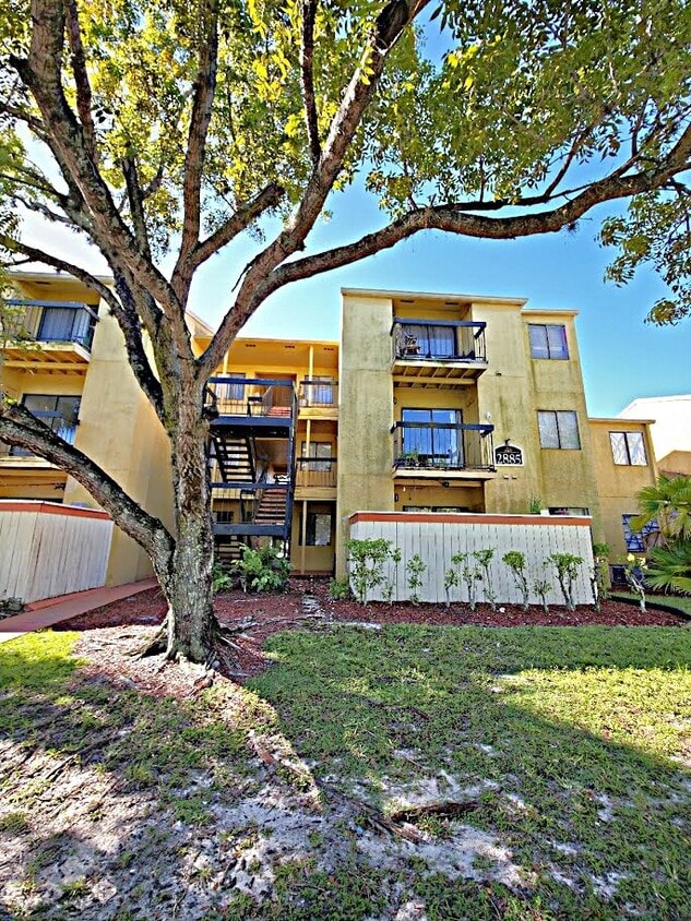 Primary Photo - Beautiful 1 Bedroom + Den at Village Creek