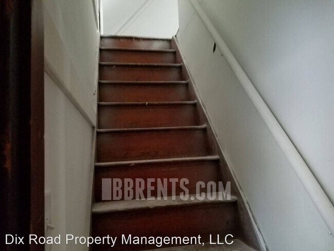 Building Photo - 2 br, 1 bath House - 2111 Logan Avenue,