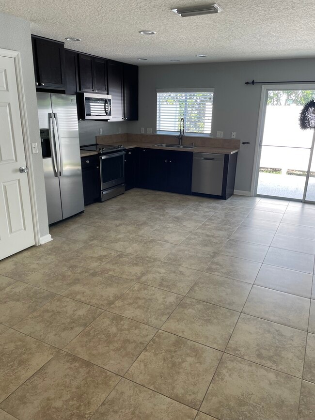 Building Photo - 113 Islander Dr