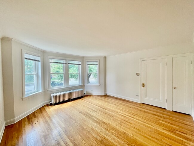 Building Photo - 5219 N Rutherford Ave