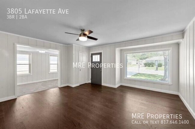Building Photo - Available mid-June! 3 Bedroom, 2 Bath in F...