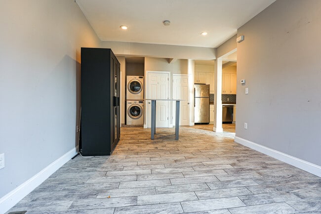 Photo - 77 Linden St Apartment