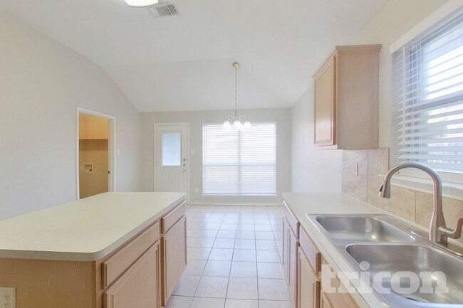 Foto del edificio - 8707 Woodrigg Dr