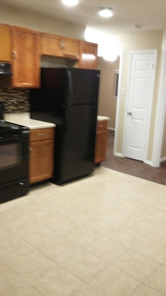 Foto del edificio - 804 Meadow Dale