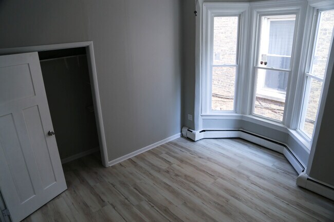 Building Photo - 1652 N Kedvale Ave