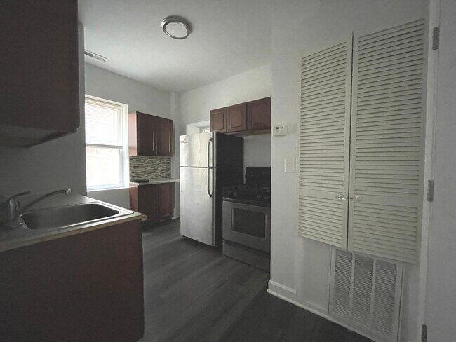 Foto del edificio - 6846 S Normal Blvd