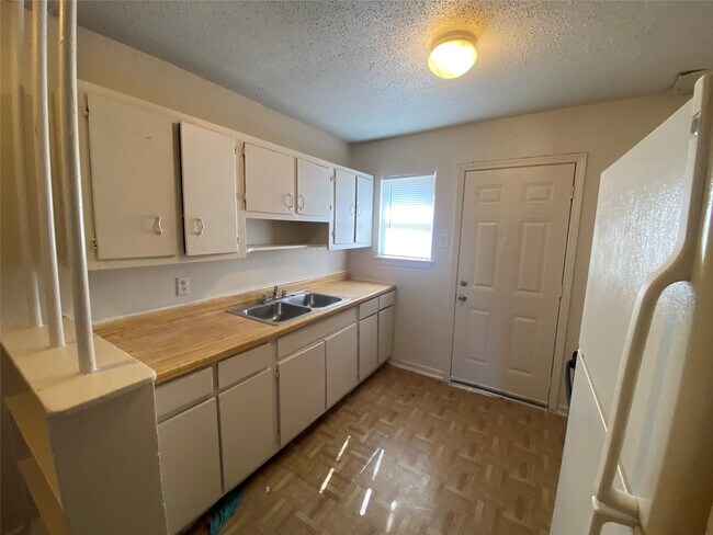 Foto del edificio - 4211 Rockingham St