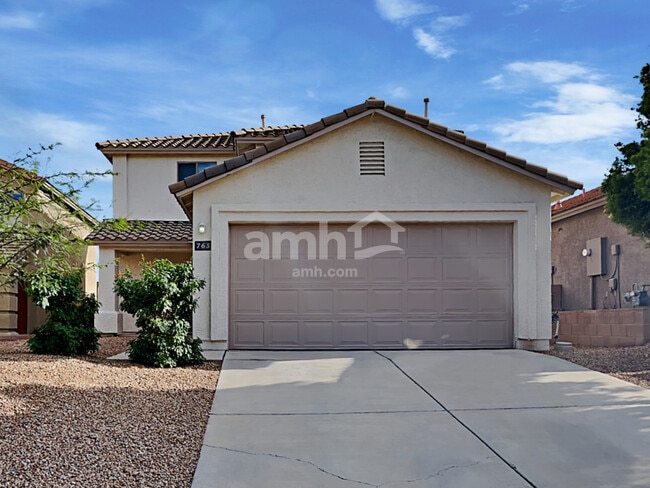 Building Photo - 765 W Flaming Arrow Dr