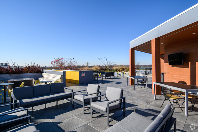 Rooftop Deck - The Glenwood