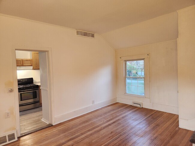 Foto del edificio - 122 Dole Ave