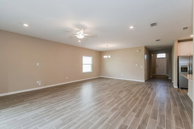 Foto del edificio - 7544 Chervil St