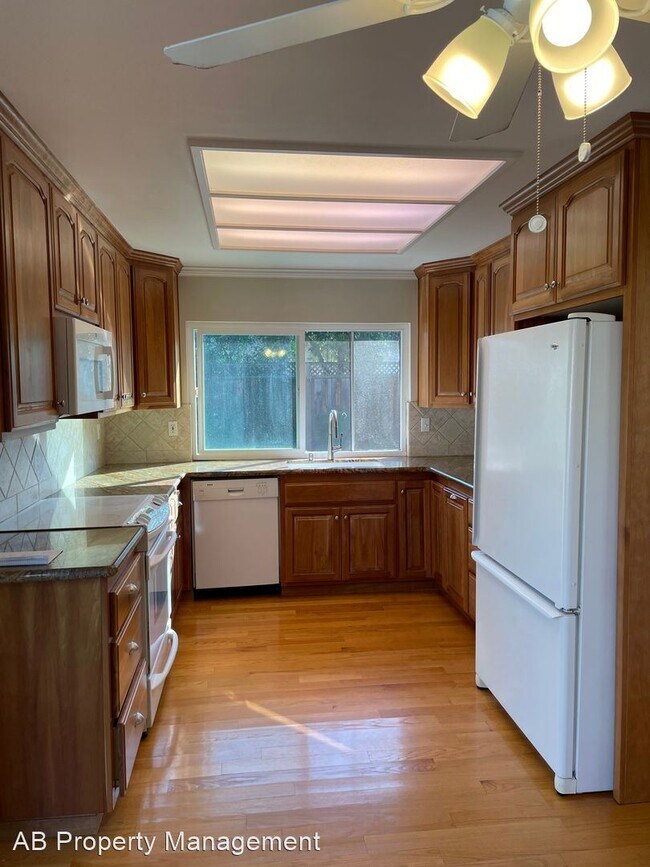 Foto del edificio - 4 br, 2.5 bath House - 3381 Tryna Drive