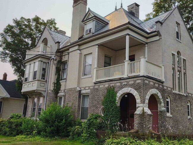 Foto del edificio - 113 School, 2B