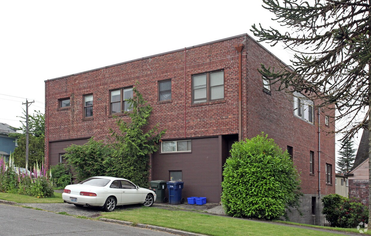 Building Photo - 1201 N 11th St