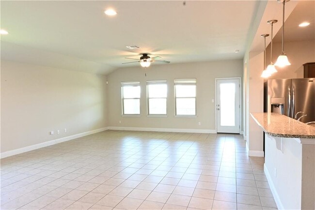 Building Photo - 124 Gray Wolf Dr