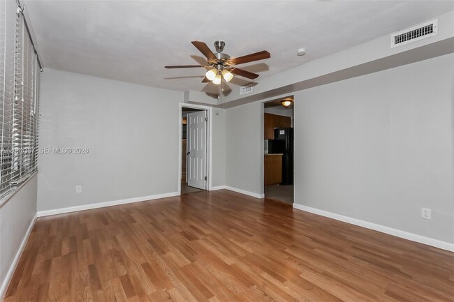 Building Photo - 11823 Dahlia Dr