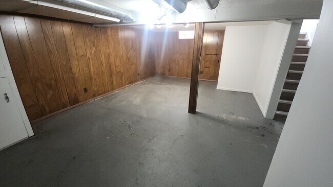 Building Photo - 6978 Mayburn St