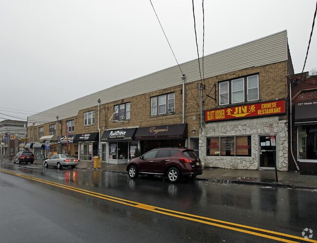 Foto principal - 213-225 Main Ave