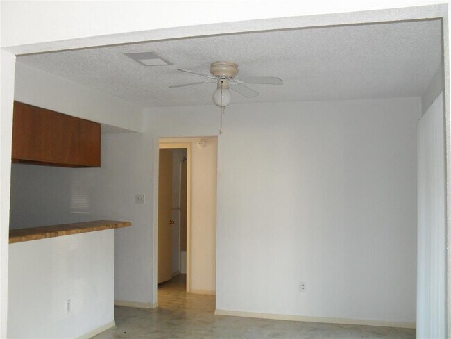 Building Photo - 8703 Kindlewood Dr