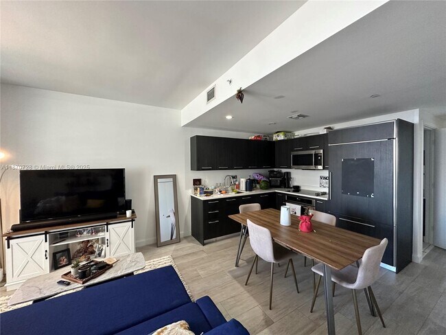Foto del edificio - 45 SW 9th St