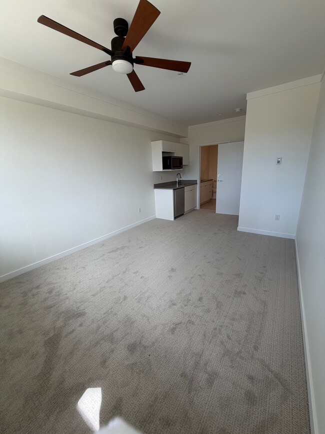 Building Photo - 281 W Meadow Mile