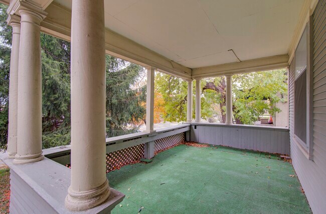 Building Photo - 112 N 38th Ave