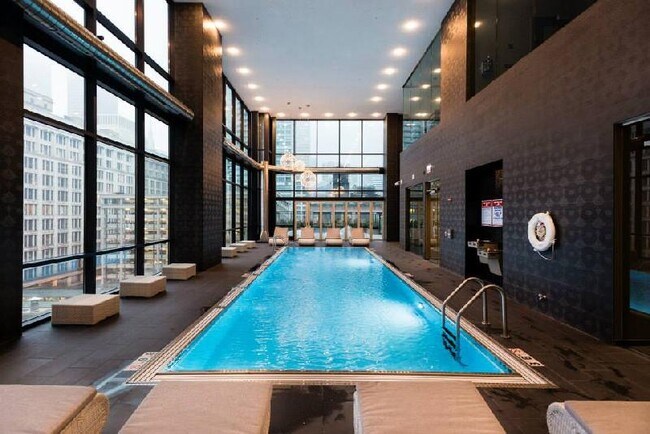 Foto del edificio - 76 E Lake St