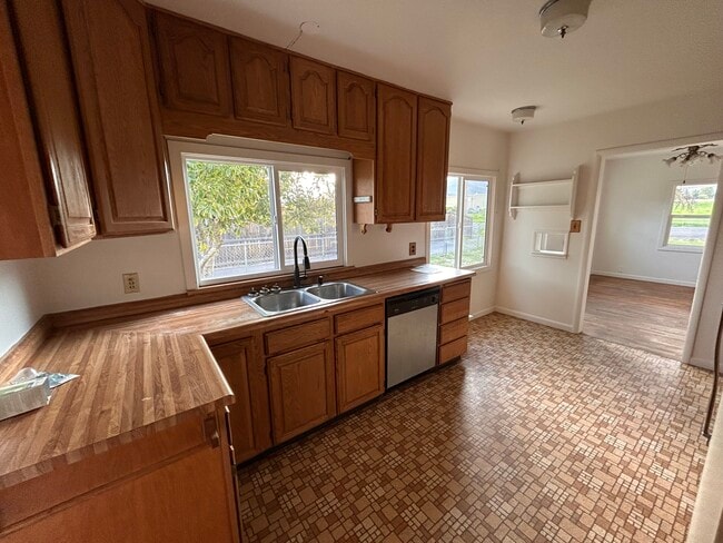 Building Photo - 6065 Colver Rd
