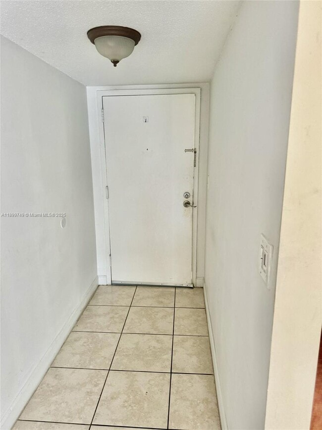 Foto del edificio - 10431 N Kendall Dr