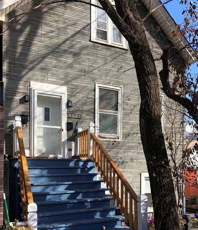 Foto del edificio - 2751 N Lincoln Ave