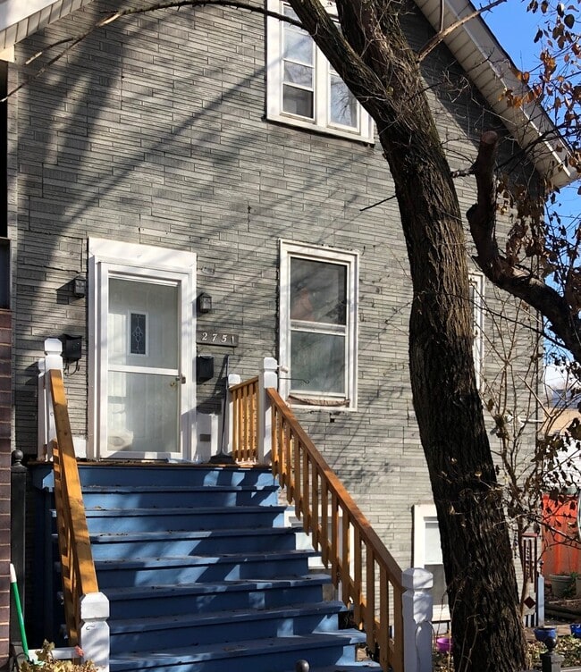 Building Photo - 2751 N Lincoln Ave