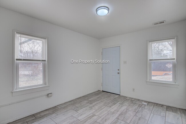 Foto del edificio - 2453 Prospect St