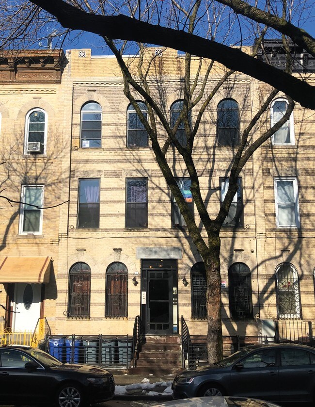 Building Photo - 1381 Madison St