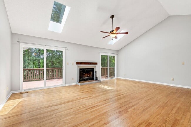 Building Photo - Spacious 4-Bedroom Carrboro Home with Dual...