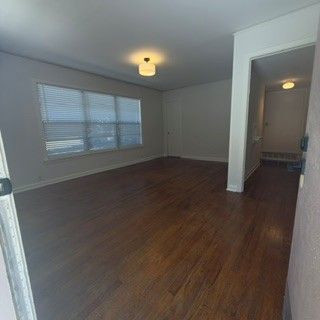 Building Photo - 120 Funston Pl