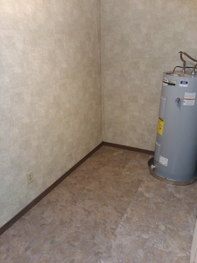 Building Photo - Konigsburg Red Deer, LLC