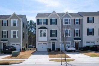 Building Photo - 6616 Pathfinder Wy