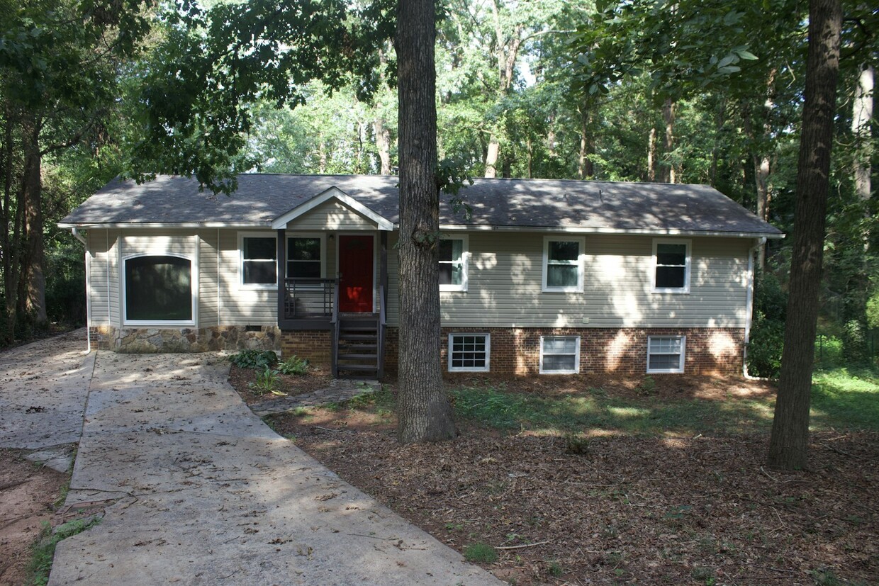 Foto principal - 361 College Cir